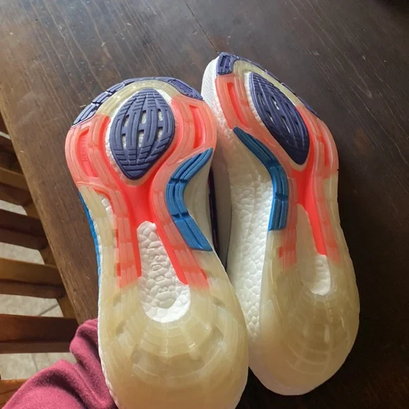 NWOT Adidas boost size 10 - Picture 3 of 5